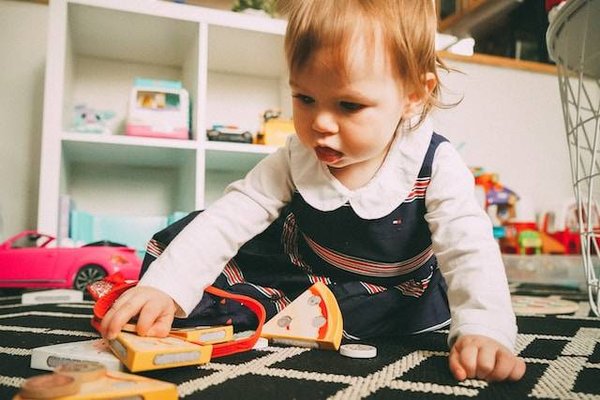Comment trouver et choisir un service de garderie adapté à ses besoins et à ceux de son enfant ?
